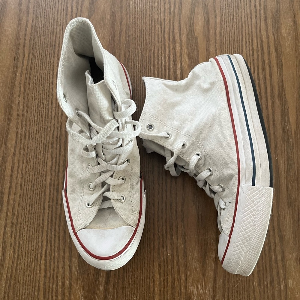 Converse Kids high tops size 6.5 white